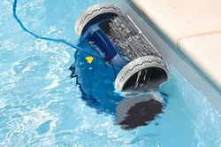 Come funziona un pulitore automatico per piscine